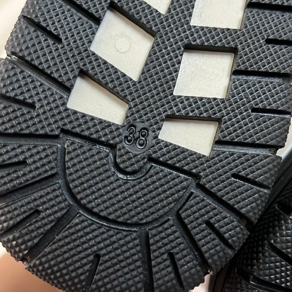 Moschino Kevin 40 Color block Sneakers New Size 38 - Picture 8 of 15